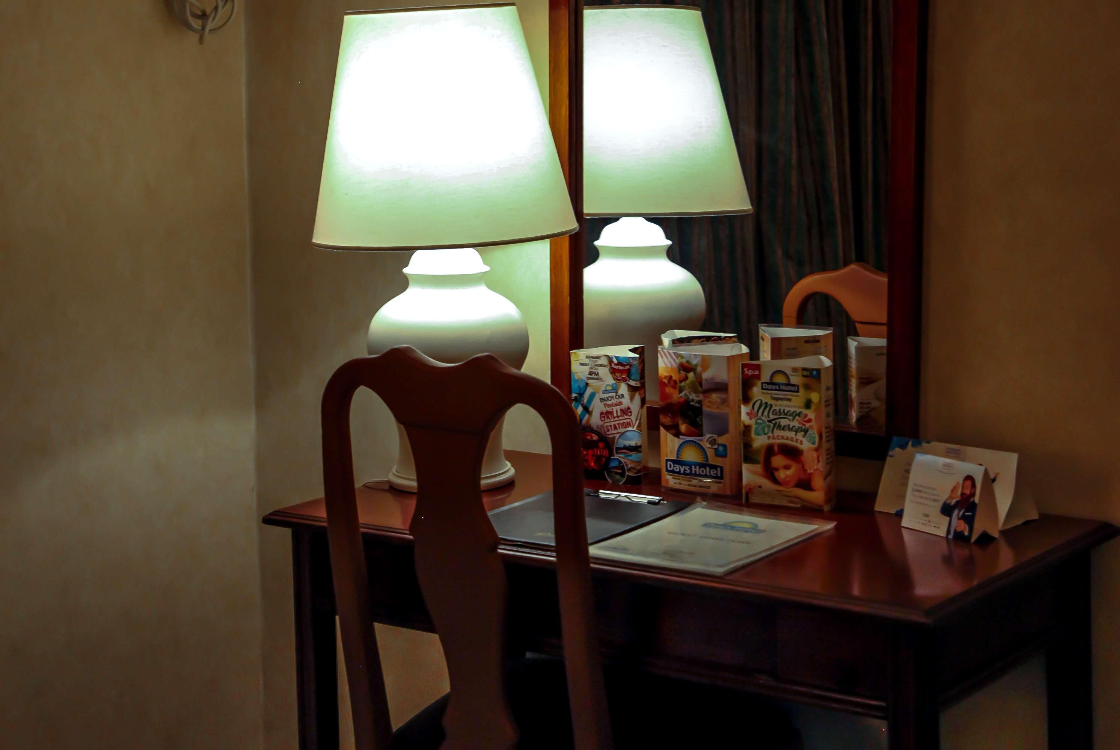 Days Hotel Tagaytay Tagaytay City Kültér fotó